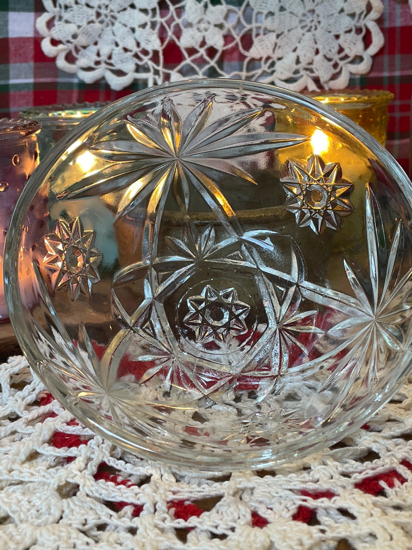a view of the inside lid matching the powder dish