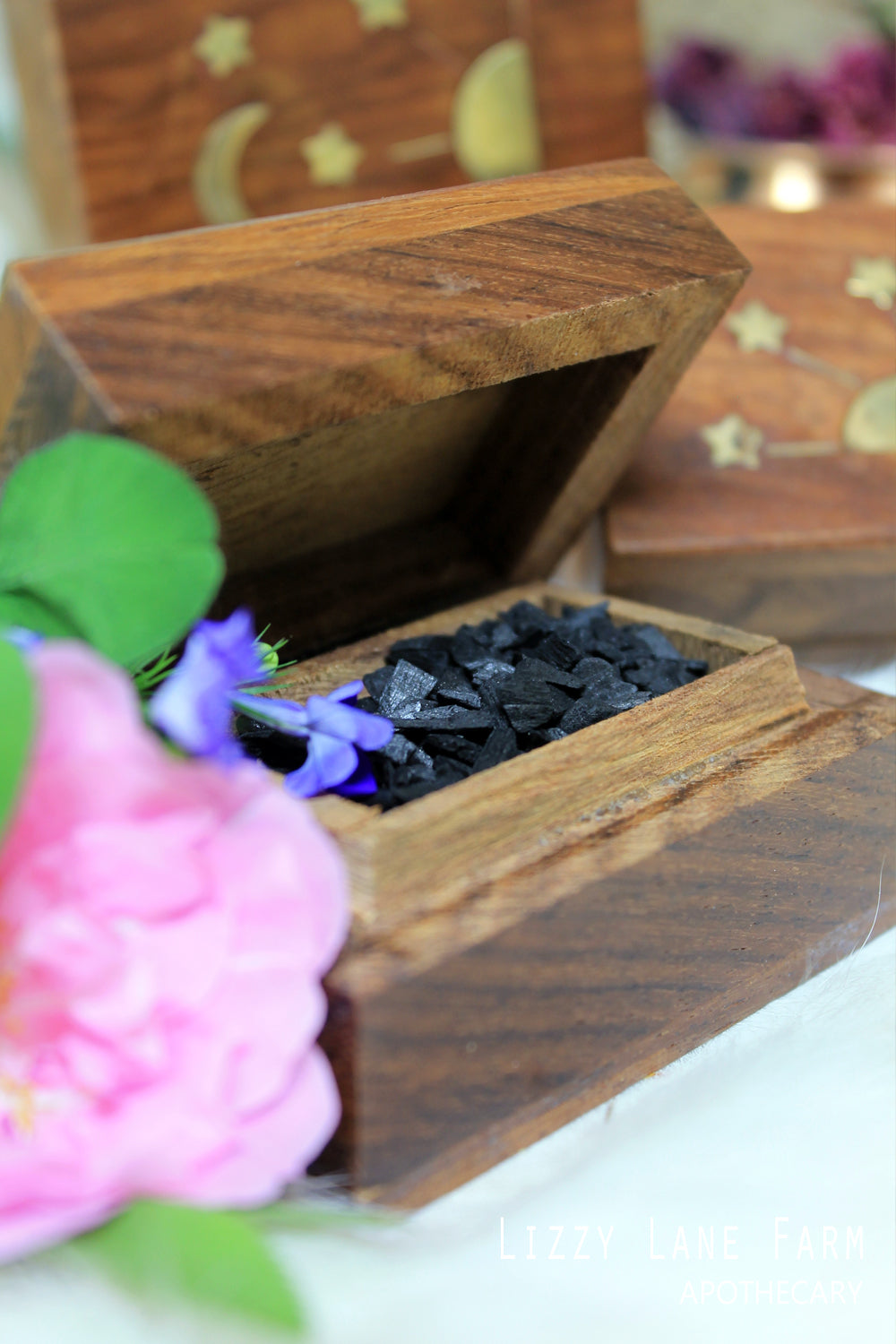 Black Styrax Resin In Wooden box-Peaceful vibrations, Sensual energy and to Protect against negativity.