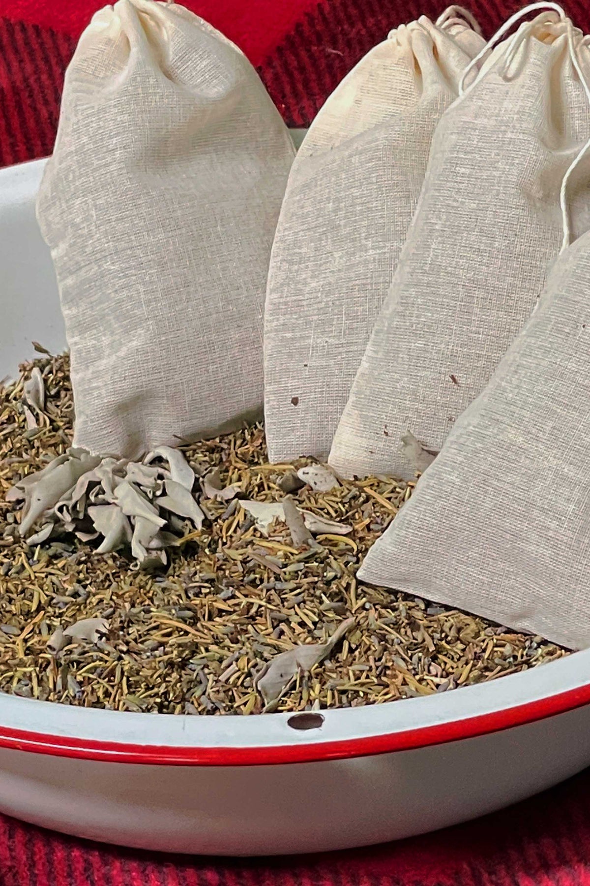 Loose herbal wardrobe blend ready to use