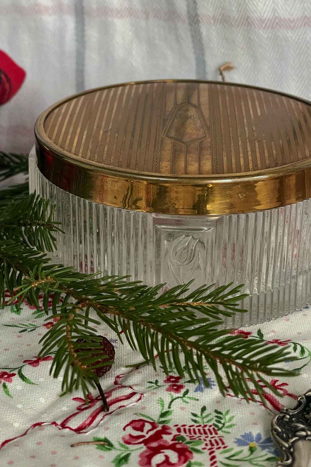 Vanity Dish No. 09- Vintage Art Deco Brass Powder Dish Set — Winter Crest Vanity Dish with Lavender Dragée Powder | Holiday Gift for Her