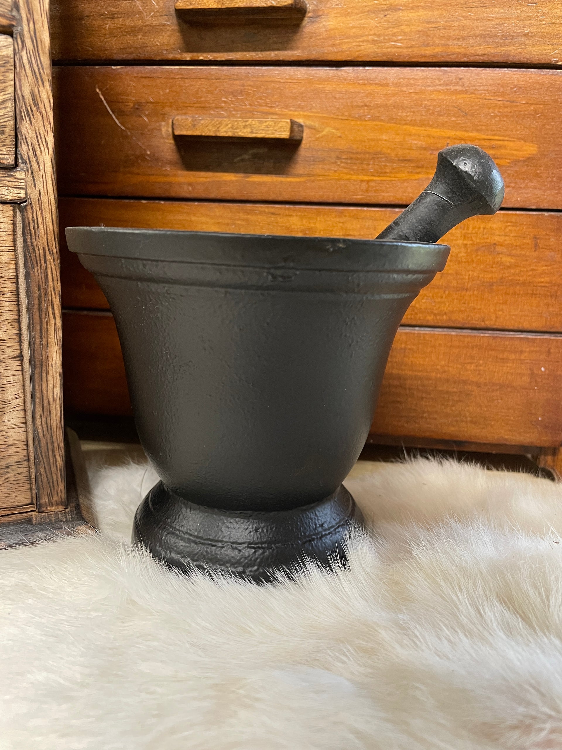 Mini Cast iron Salt & Pepper Cauldrons free shipping