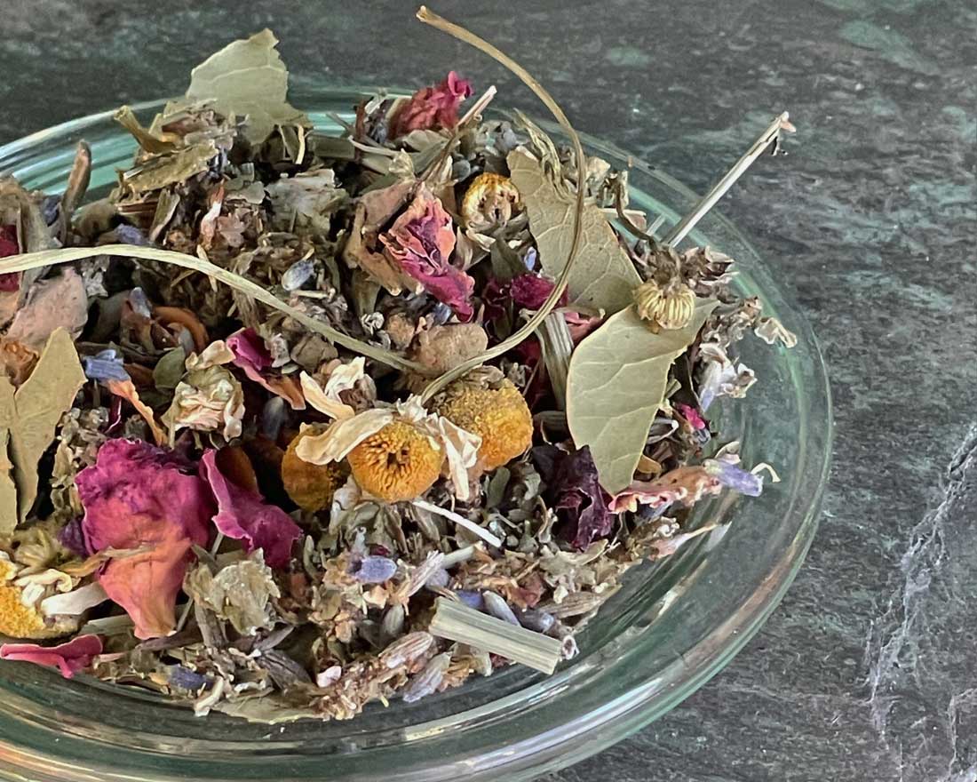 Lizzy Lane Farm Apothecary | Autumn Dusting Powders, Hearth Perfumes
