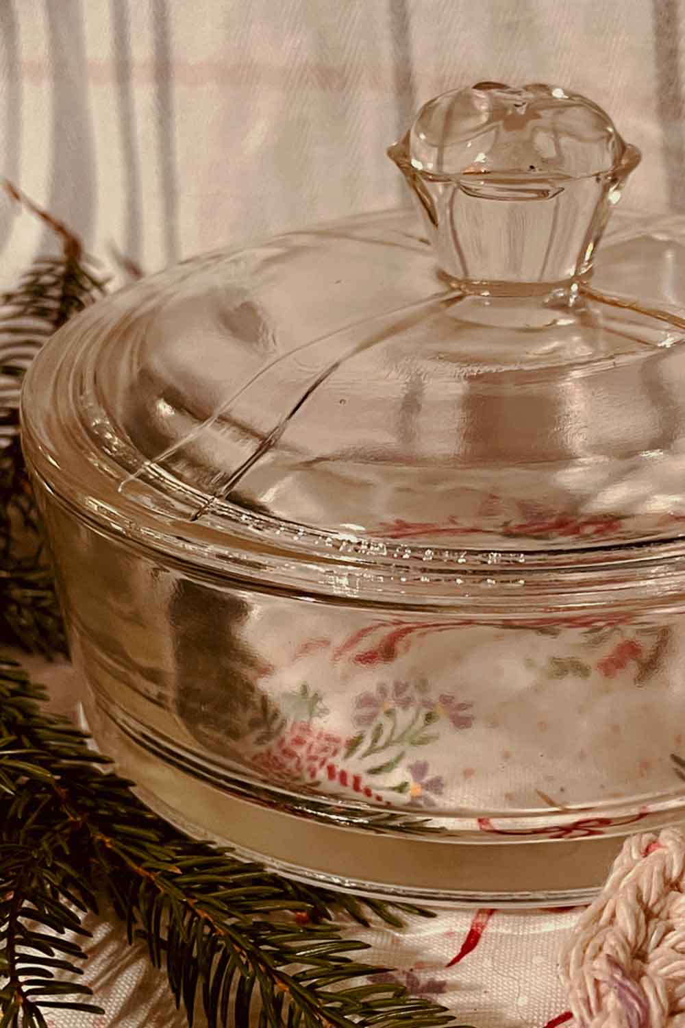 Vanity Dish No. 08 — Vintage Rose-Knob Powder Dish | 1940s Pressed Glass | Lavender Dragée Powder & Puff Set