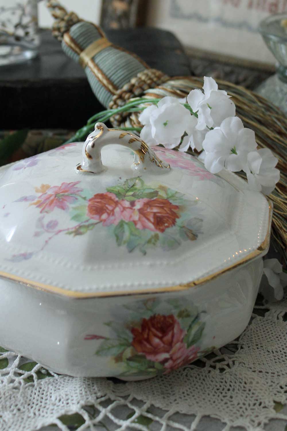 Vintage porcelain powder dish with Lizzy Lane Farm talc-free body powder and archival card