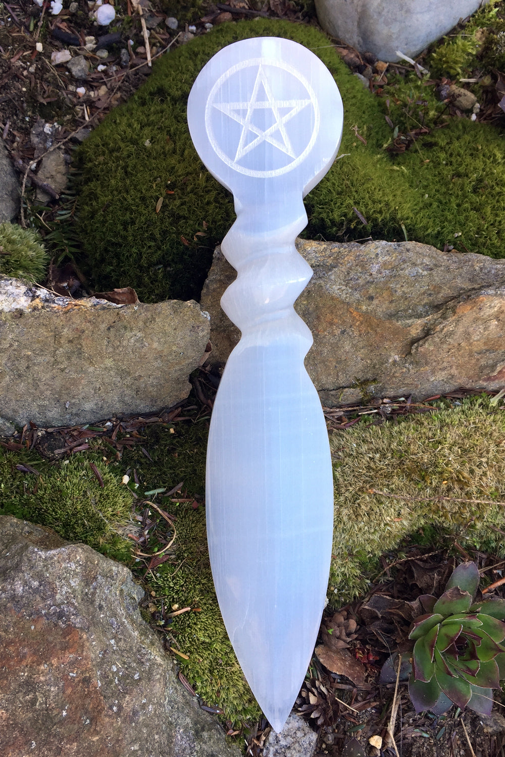 Large Selenite Athame with Pentacle Hilt | Twisted Selenite Wand |Selenite Pentacle Athame Ritual Knife for Directing Energy, Clear Negativity, Cleansing, Spells, Focus, Altar Tool, Meditation