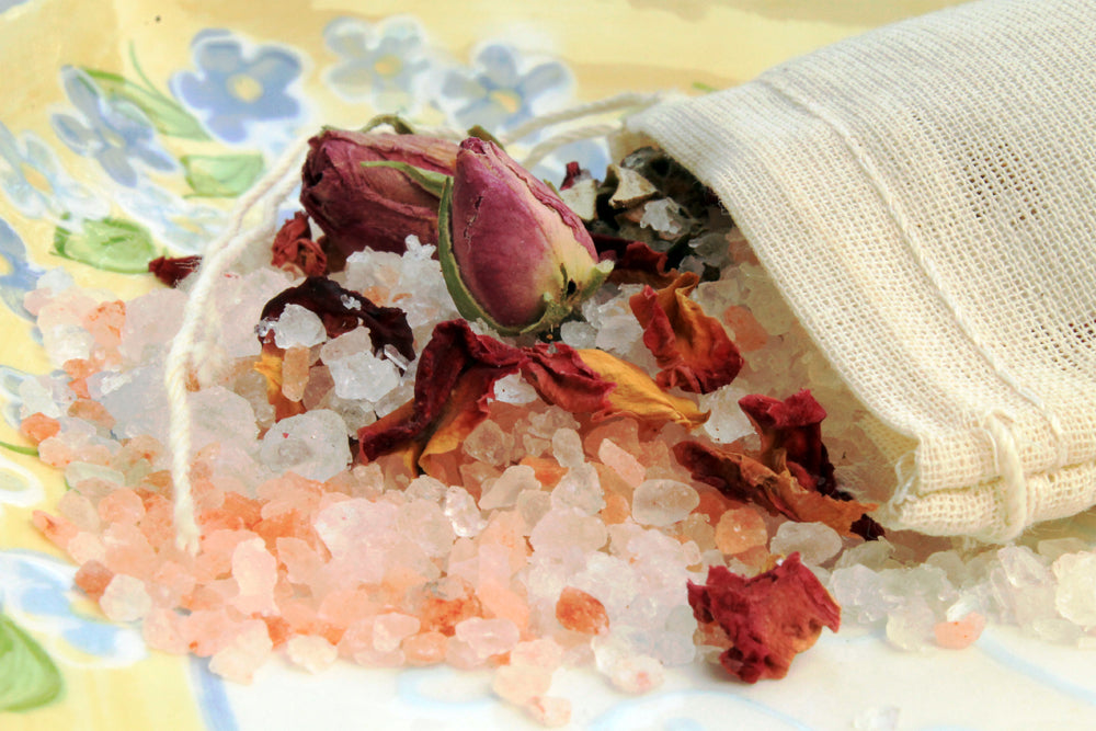 Rose Geranium Pink Himalayan Bath Salts- herbal tub tea - Lizzy Lane Farm Apothecary